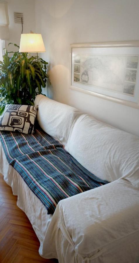 Appartement Depto 2 Ambientes Muy Luminoso Con Wifi Y Vista A La Plaza à Buenos Aires Extérieur photo