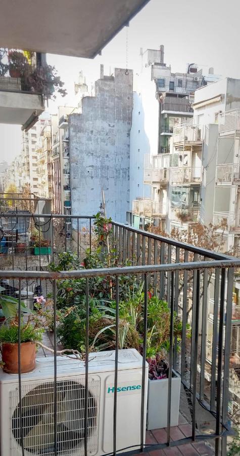 Appartement Depto 2 Ambientes Muy Luminoso Con Wifi Y Vista A La Plaza à Buenos Aires Extérieur photo